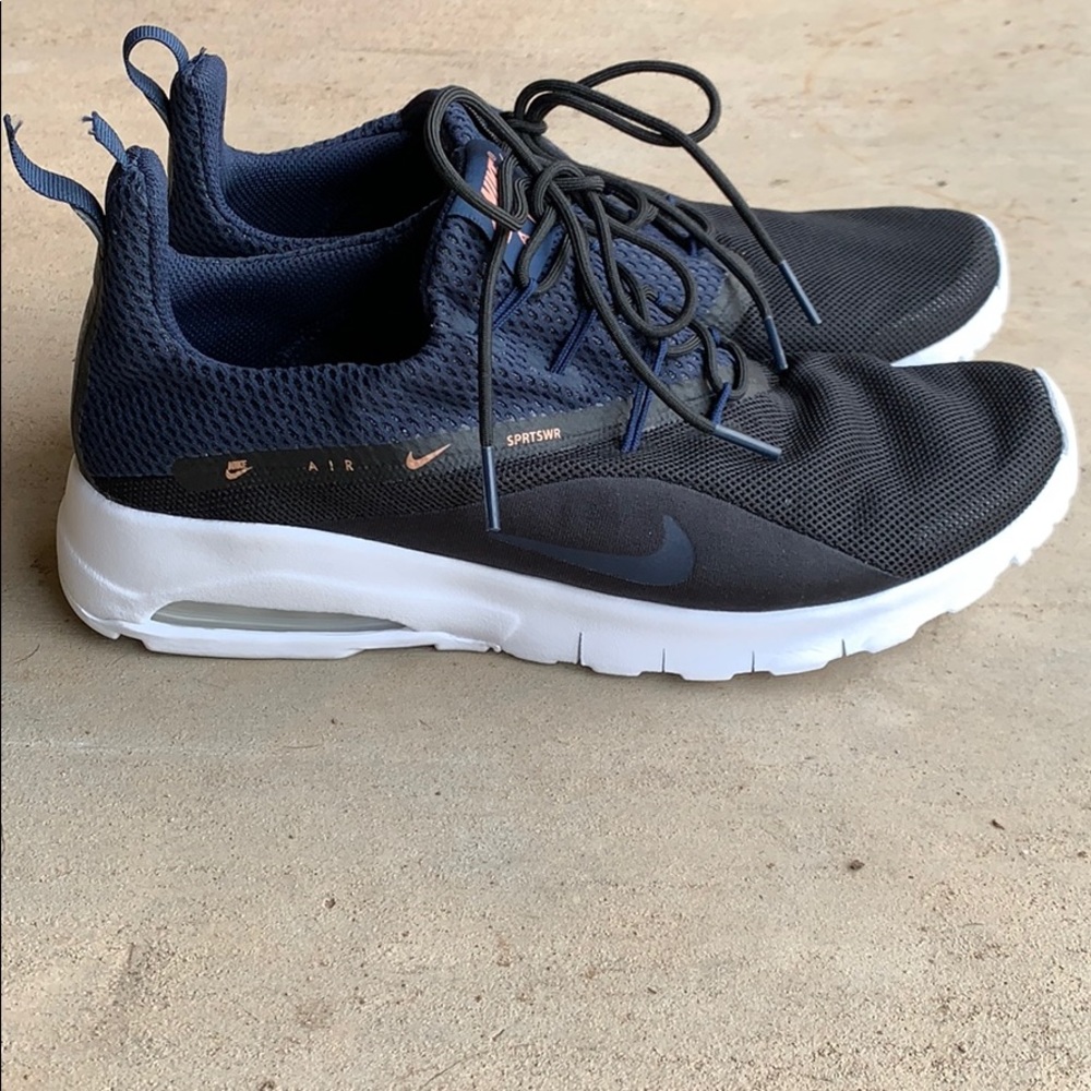 **NEW** Nike Air Max Motion Racer 8.5